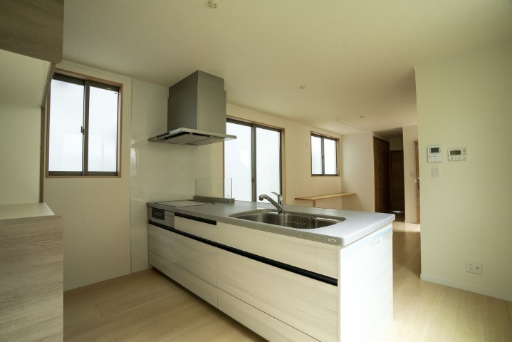 対面キッチンの作業性と見通し