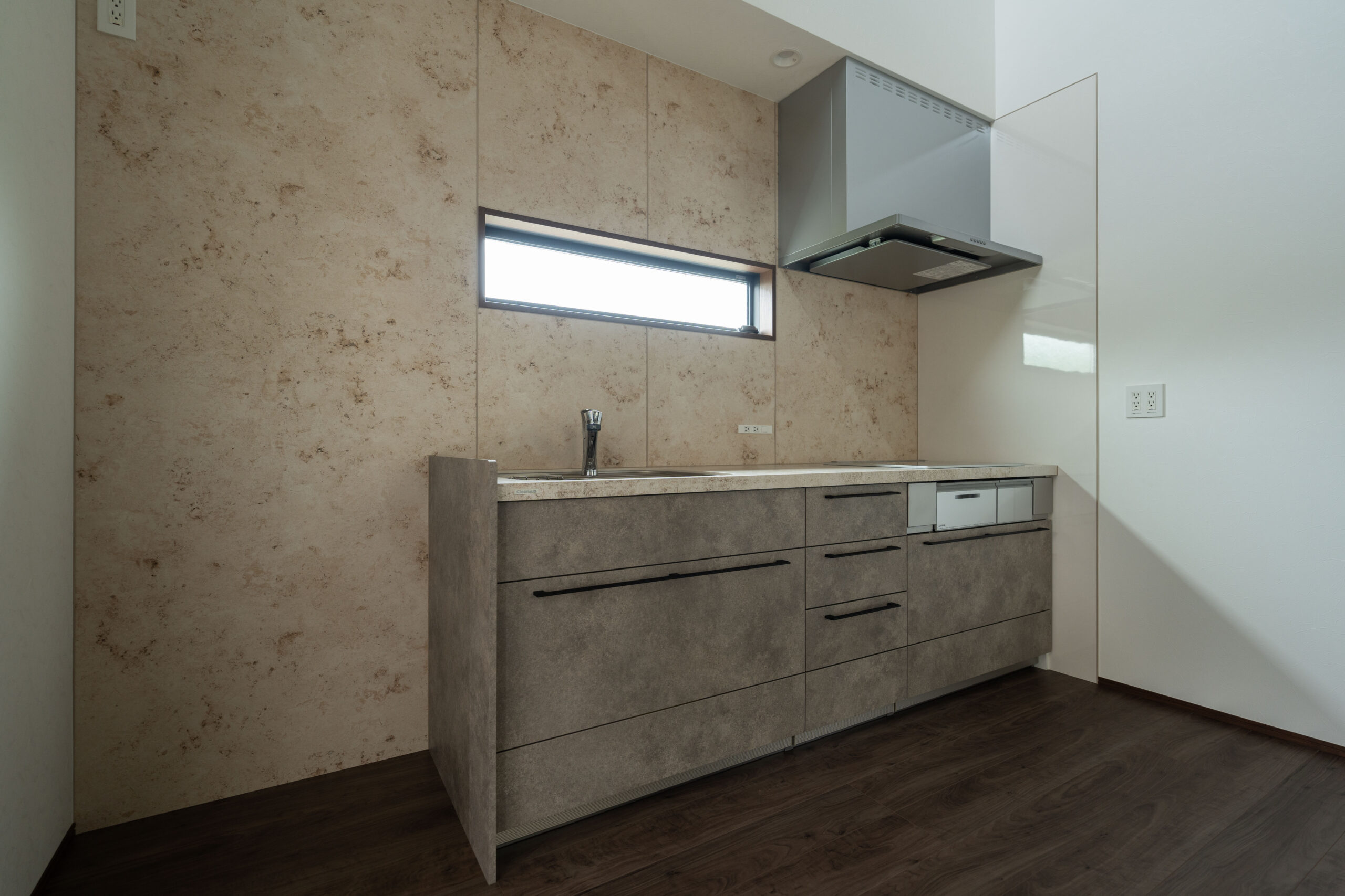 目立ち過ぎないシンプルなキッチン