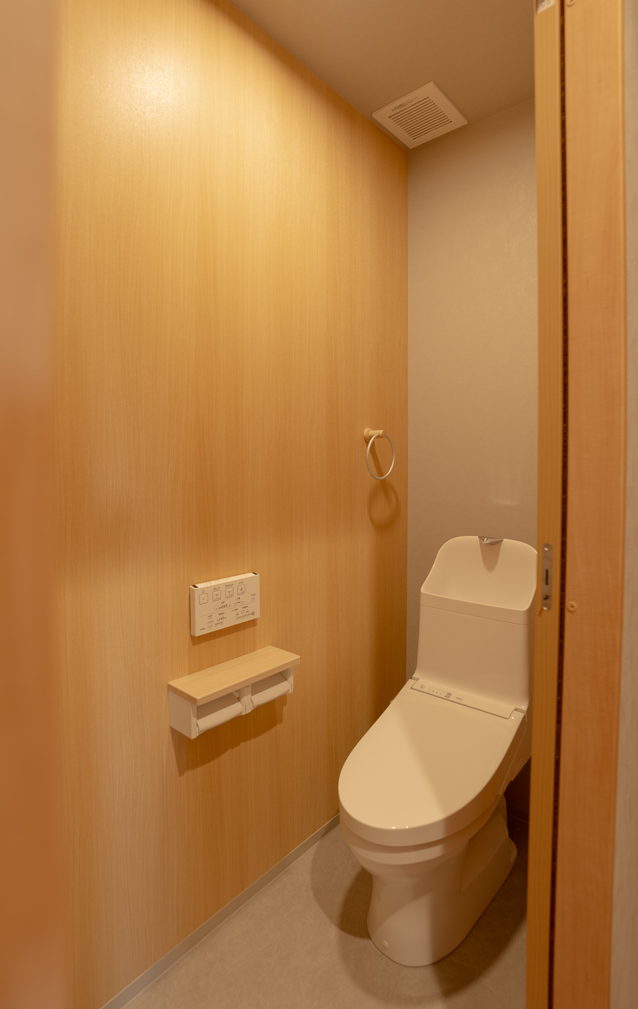 トイレ（清潔感のある空間）