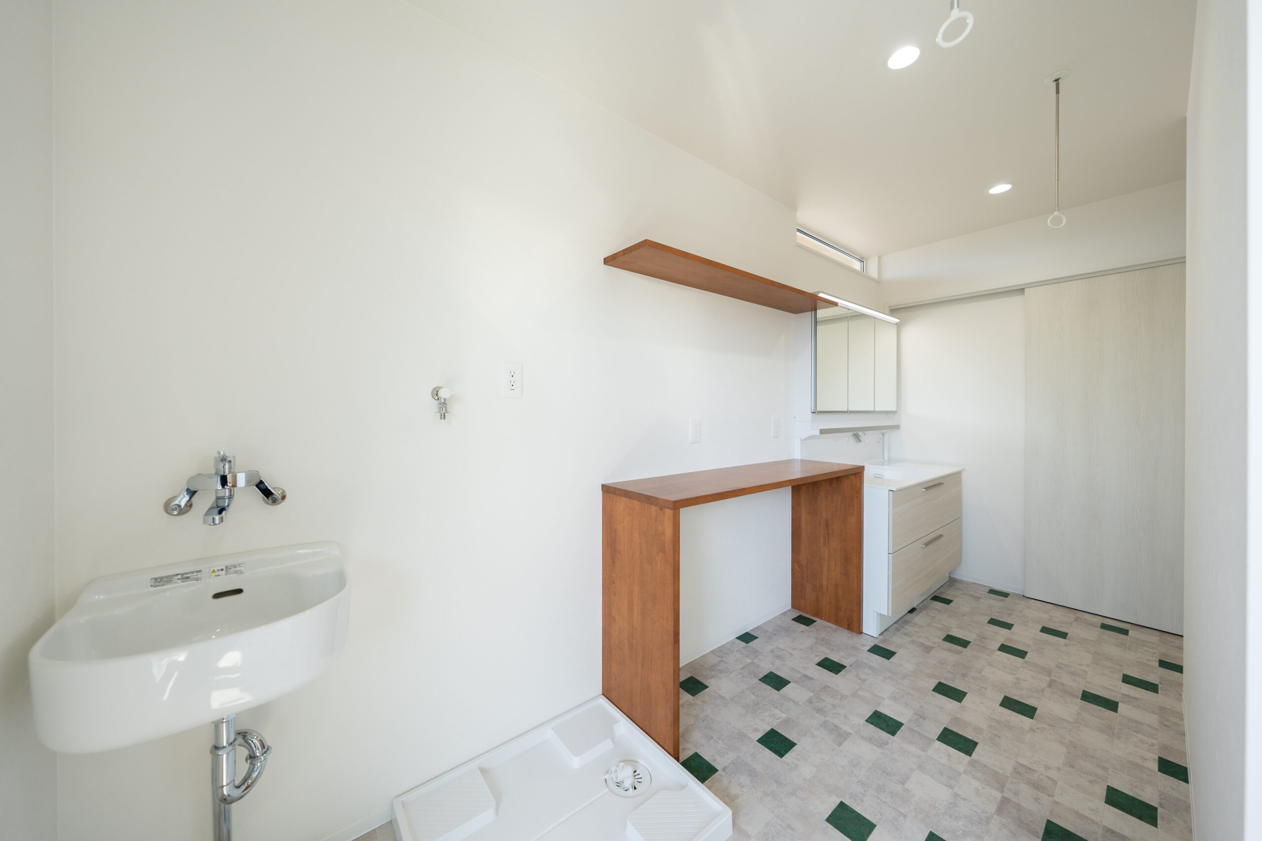 脱衣所（別角度）